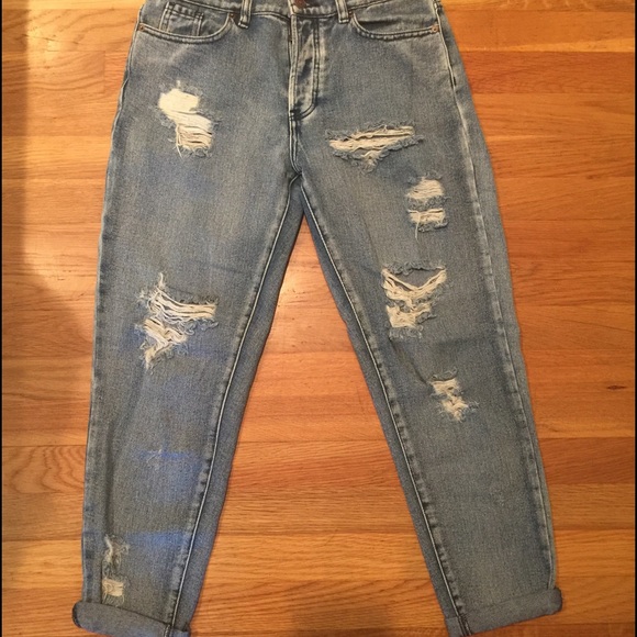 Brandy Melville ripped boyfriend jeans