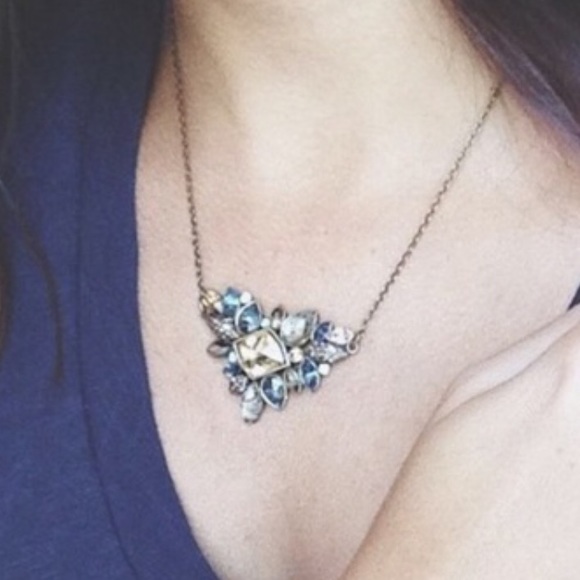 🆕 Statement Necklace - Picture 2 of 4