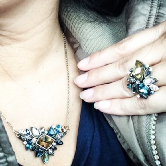 🆕 Statement Necklace - Picture 3 of 4