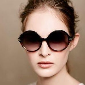 Torill Round Sunglasses (in ombre tortoise)