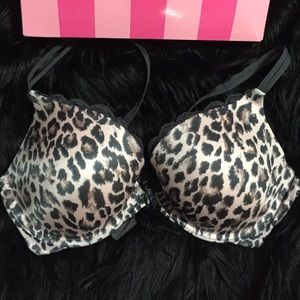 34D Victoria secret bra