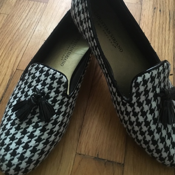 Black and white loafers. Size 6