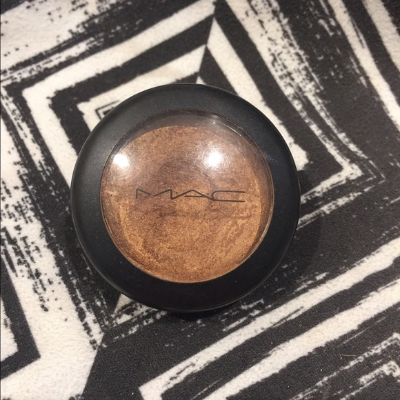 MAC cream color base in Bronze *RARE*