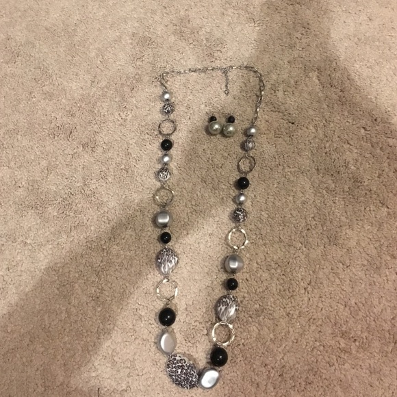 Necklace and earrings set