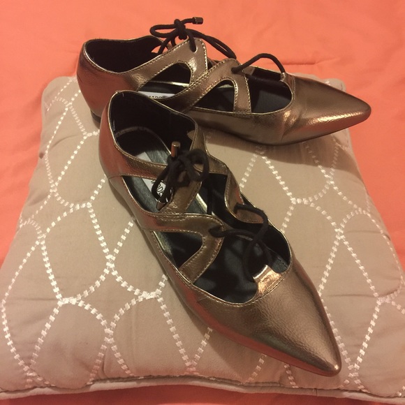 Adorable tie up cutesy shoes