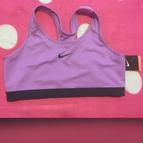 Nike Tops - 🎉🎊Nike sports bra🎉🎊PRICE IS FINAL!