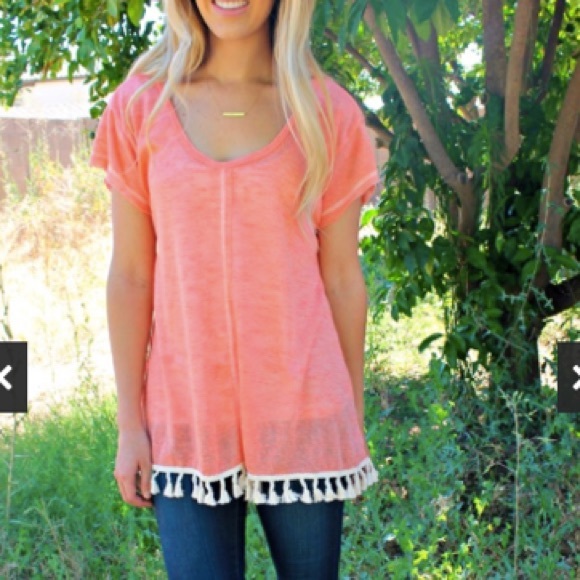 ❌SOLD IN BUNDLE❌NWOT V-Neck Fringe Tunic