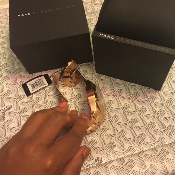 Auth brand new rose-gold watch main image 4
