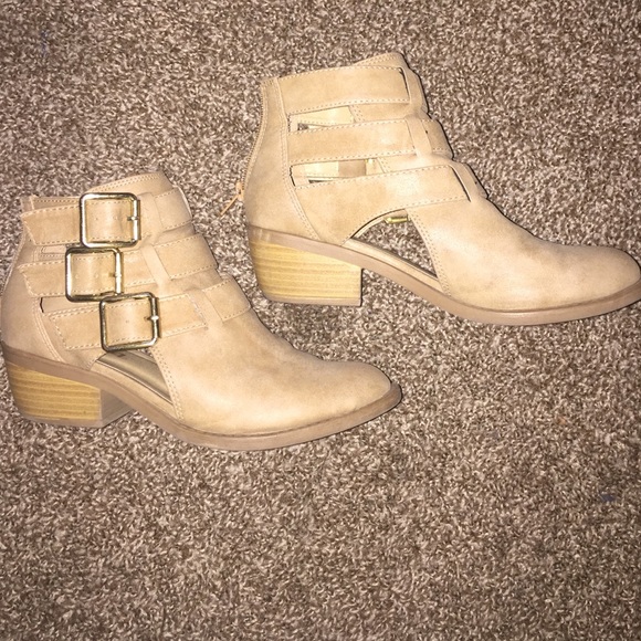 Tan booties with gold detail!