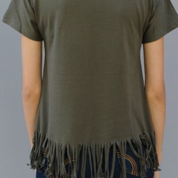 ❌SOLD IN BUNDLE❌NWOT Fringe Boyfriend Tee - Picture 2 of 4