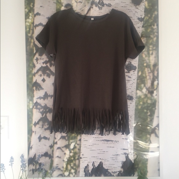 ❌SOLD IN BUNDLE❌NWOT Fringe Boyfriend Tee - Picture 3 of 4