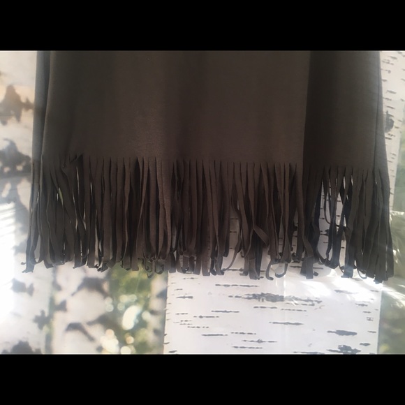 ❌SOLD IN BUNDLE❌NWOT Fringe Boyfriend Tee - Picture 4 of 4