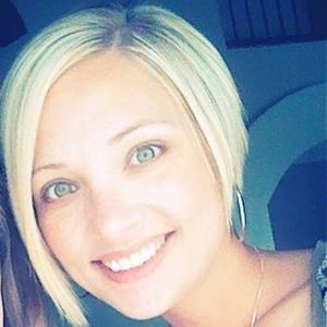 Meet your Posher, Elisa