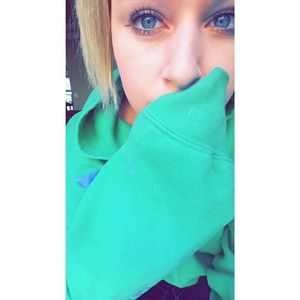 Meet your Posher, Camille