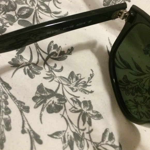 Polarized Ray bans - Picture 2 of 2