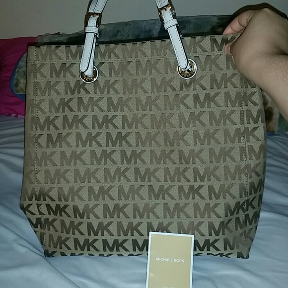🛍SOLD🛍 Michael kors signature tote