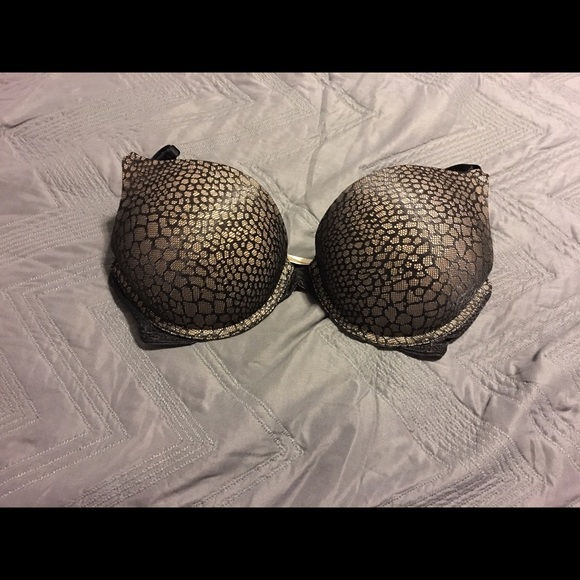 Lace overlay bra