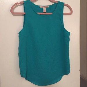 Very pretty teal top!!