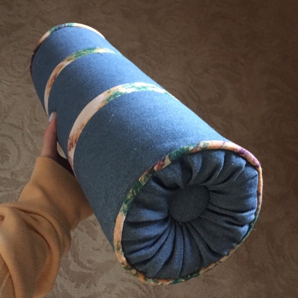 End Pillows - Picture 2 of 2