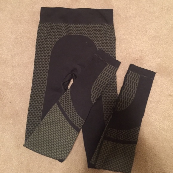 Lululemon Athletic Leggings - Picture 2 of 2