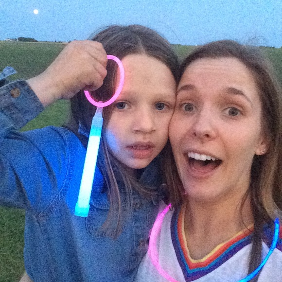 Meet your Posher, Melissa - Picture 1 of 1