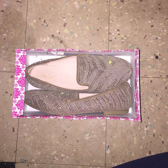 Sequence flats worn once