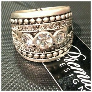 "Stately" Premier Designs