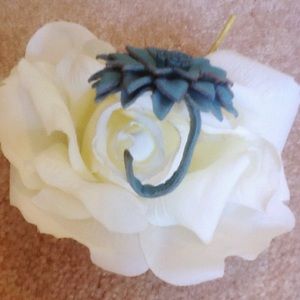 🆕🎀NWOT Gorgeous Leather Turquoise Flower Ring