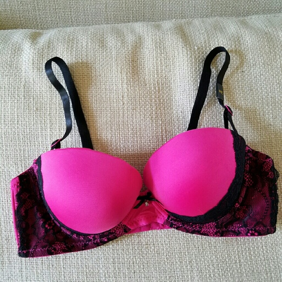 (SOLD)  Victoria's Secret Bra size 36B
