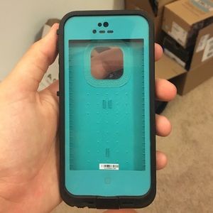 Iphone 5/5S lifeproof case. Only used a few times.