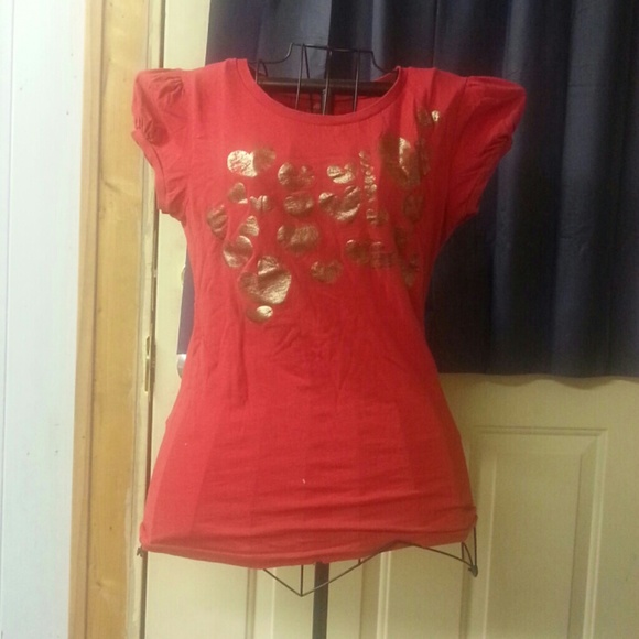 Red short sleeve shirt