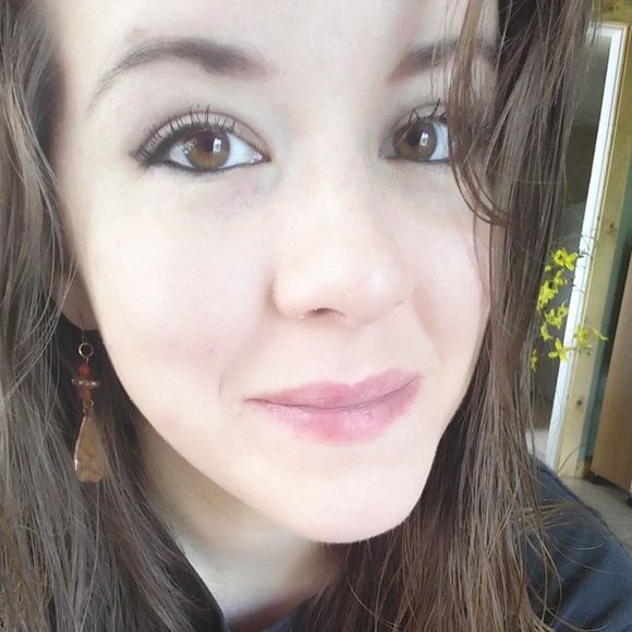 Meet your Posher, Emily - Picture 1 of 1