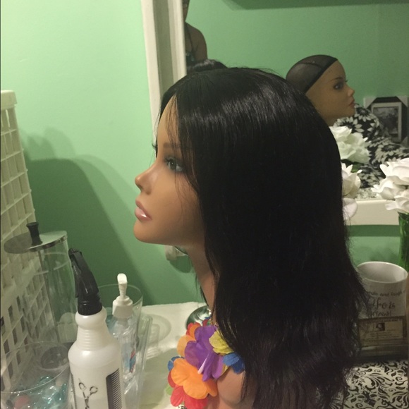 Brazilian 10 inch straight wig w closure - Picture 3 of 3