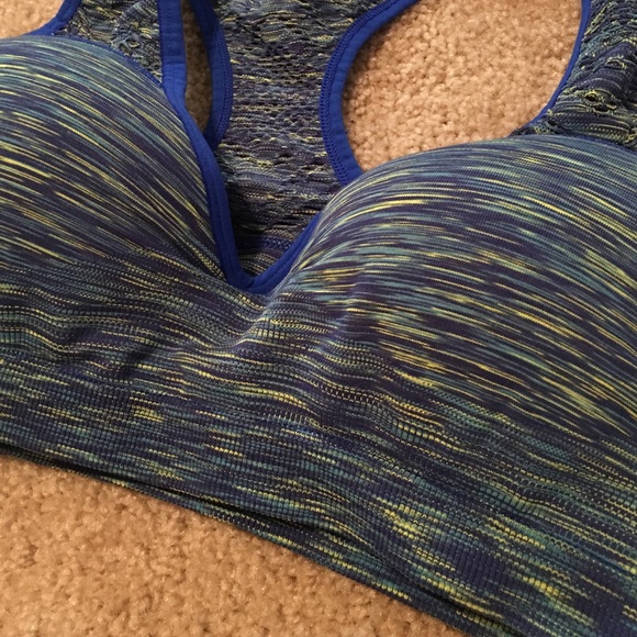 🆕 Blue Push Up Sports Bra - Picture 3 of 4