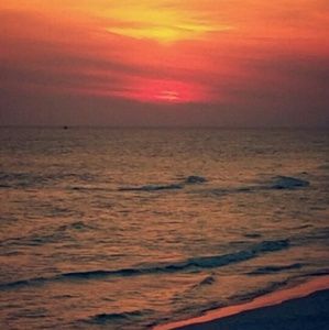 Meet your Posher, Kendra