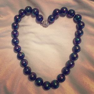 Gorgeous Faux Blk Pearl an silver diamond clasp