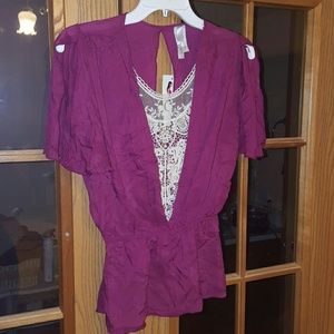 Beautiful ruffled blouse pink NWT sz small