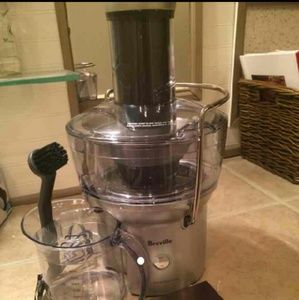 Breville juicer 700 watt juice extractor