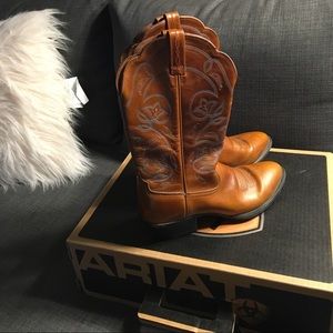 Ladies western boots- cute and comfy!