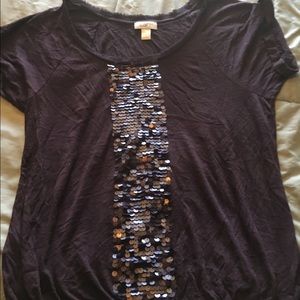 Traded Plum colored top with sequins on front