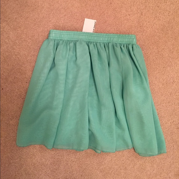 American Apparel skirt never worn