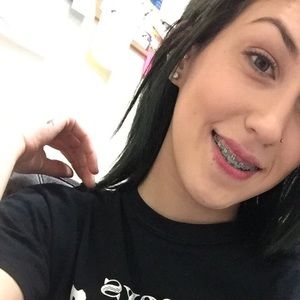 Meet your Posher, Yesenia