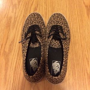 Women's Leopard Print Vans Shoes Size 7.5