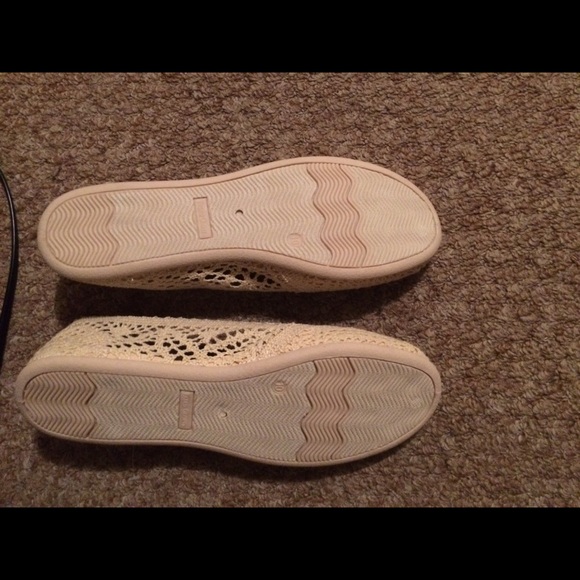 Beige/Cream flats size 10 - Picture 2 of 2