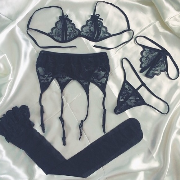 NEW! GARTER SET BUNDLE