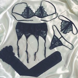 NEW! GARTER SET BUNDLE