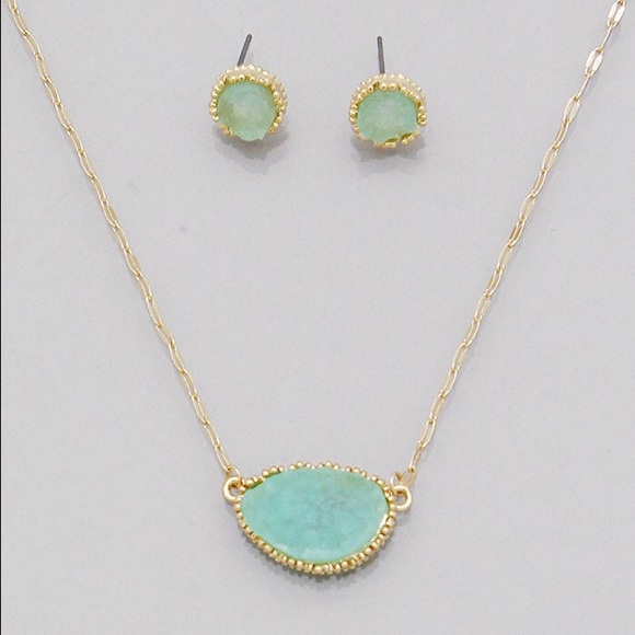 Light mint faux Druzy gold necklace & earrings - Picture 2 of 4