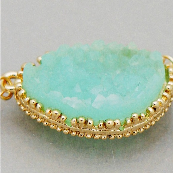 Light mint faux Druzy gold necklace & earrings - Picture 3 of 4