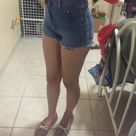 Super high waisted stretchy denim shorts