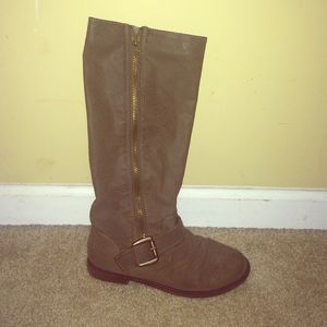 Ashy brown riding boots 👢